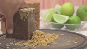 Traditionelle Methode des Reifens harten braunen: Stockvideos & Filmmaterial (100 % lizenzfrei) 3975148315 | Shutterstock