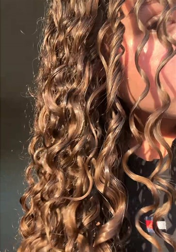 Experiencing ASMR for the First Time with Curly Hair