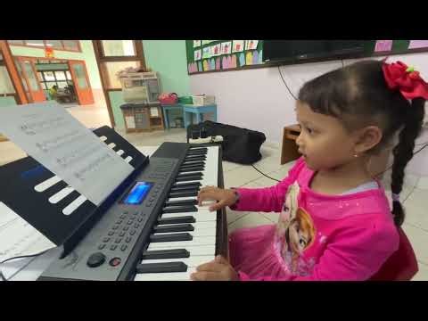 Jumat, 10 Oktober 2025 : Nara - TK Ursula Progres perform Jingle bels