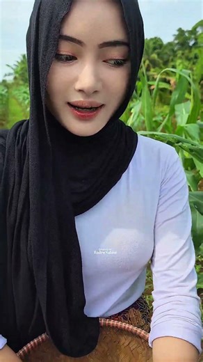 Neng iis gadis desa cantik main di kebun #gadisdesa #jandadesa #pedesaanjawabarat