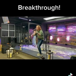 4.5K views · 422 reactions | #breakthrough | Jennifer LeClaire Ministries | Facebook