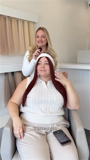 1.1K views · 9 comments | ✨ Color analysis de l’équipe – partie 3 ✨ Finalement, c’est au tour de Roxanne de faire son color analysis!  Elle a essayé les trois couleurs suivantes : 60A, #5 et #31. Selon vous, quelle couleur lui va le mieux? Dites-le-nous en commentaire! | Haircoast | Facebook