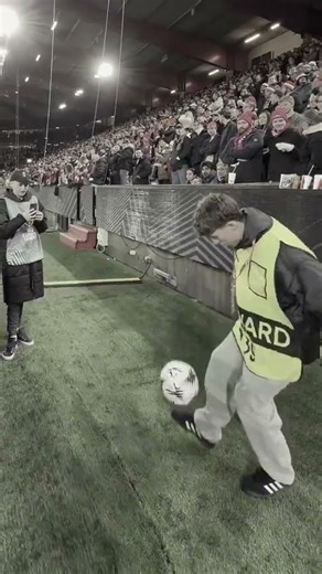 Think they liked it 😅 #ballboys #footballskills #football #reaction #freestyleralex