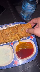 Pakistan Most Famous Andy wala Burger 🇵🇰😍 #streetfood #andywalaburger #burger #chdanish #pakistanifood #instafood #foodblogger #pakistanicuisine #foodreels #chdanishofficial | chdanishofficial