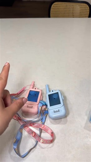 Turn curiosity into connection! Introducing Digitalk — the walkie talkie reimagined. Kids can chat, share, and explore together — no Wi-Fi, no phones, no screentime. Just pure imagination and adventure, anywhere they go. 🌎✨ 👉 The perfect gift for curious minds — only from MiniLabbies. | MiniLabbies