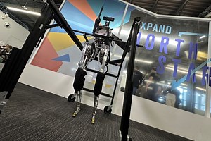 Conociendo a ARTEMIS: el nuevo robot más rápido del mundo también sabe jugar a fútbol