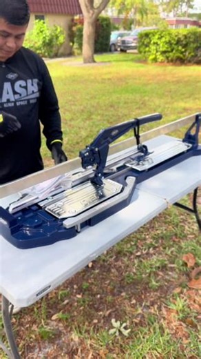 The QEP KATANA SR Cutter Series is here, and this unboxing is your first look. Built for smooth scoring and maximum breaking power, these cutters are designed to handle all tile types with precision. If you're heading to Coverings - The Global Tile & Stone Experience 2025, stop by Booth #2630 and try them out for yourself. ------ La serie de cortadoras QEP KATANA SR por fin está aquí, y este unboxing es tu primer vistazo. Diseñadas para un corte suave y máxima potencia de ruptura, estas cortador