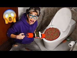 PERMINTAAN KALIAN! NYUMPET 1,000 TNT KEMBANG API DIDALAM TOILET!!! SEMUA PANIK!