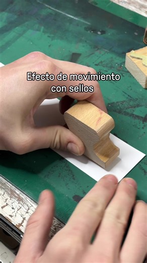 Ya sabéis que nos gusta sacar lo máximo de los sellos! Una técnica que nos gusta mucho es el uso de las transparencias, gracias a la cual podemos hacer el efecto de movimiento 🏎️💨 tienes alguna técnica favorita que usas con los sellos? . . . #sellos #estampacion #tecnicasdeestampado #sellospersonalizados #stampcollection