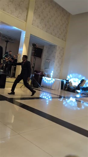 ගානට drinks🍻 ගත්තොත් විතරයි පුතා, මේ Level එකට dance කරන්න පුළුවන් වෙන්නේ. ❌වැඩිය බොන්න හොඳ නැහැ....❌ 🕺🏼Michel jackson, එයත් එහෙමයි කරේ.🕺🏼 එදා එයා අපිට කිව්වේ එහෙමයි ආයේ set උනොත් තව video එකක් දාන්නම්… wait කරගෙන ඉන්න 👀🎥 දාගෙන යන්නකෝ බලන්න 👇 ❤️ Like එකක් 💬 Comment එකක් 🔁 Share එකක් ඔයාලගේ support එක තමයි අපේ energy එක 🔥❤️ #BelieverBand #DanceVibes #PartyMood #LiveMusicSL #SriLankaEvents