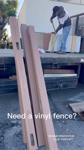 Need a Vinyl Fence? We service Los Angeles or Orange County. CALL OR TEXT 310.365.2082