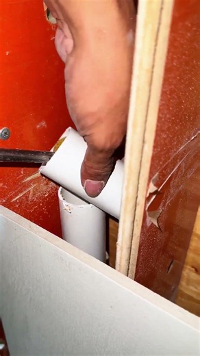 Difficult Pipe Cutting in Tight Space? This Pipe Cutter Makes It Easy! 🔧💥