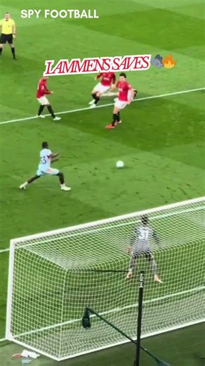 Senne Lammens BRILLIANT saves vs Brentford 🔥👀 #sennelammens #saves #manchesterunited #brentford