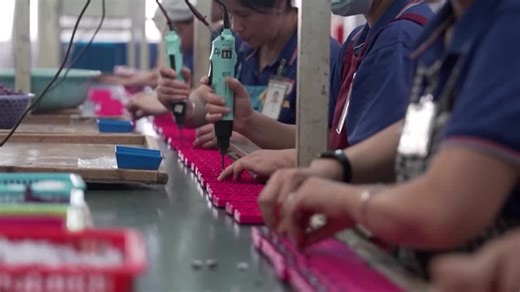 China's economy slows as consumers tighten belts, US tariff risks mount