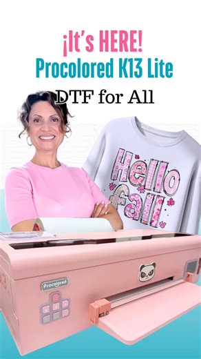 ✨ I’ve tried the new Procolored K13 Lite and I’m loving it! ✨It’s lightweight, super easy to set up, and has a super practical ink refill system: just one button and you’re ready. Perfect for customizing not only cotton, polyester, or blended t-shirts, but also tote bags, wood, boxes, and much more.Plus, its Smokeless Oven makes it perfect for working at home or in a small studio, with no smoke or hassle. 🙌This reel is just a sneak peek 👀. The full video with unboxing, review, and first tests 