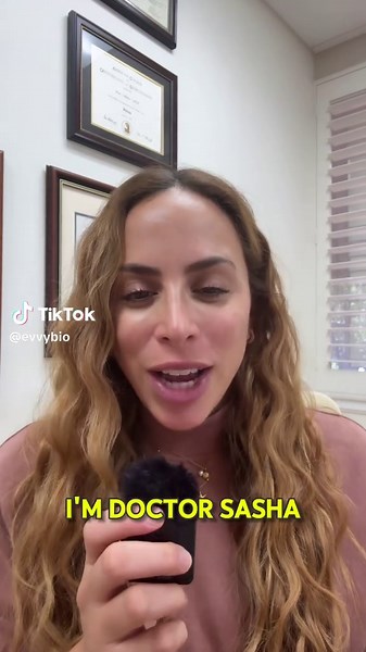 Not every itch is a #yeastinfection 🗣️⁠ ⁠ Vaginal itching, burning, and irritation can have many causes — from yeast and #bv to #contactdermatitis, certain #stis and other lesser-known conditions.⁠ ⁠ #Fertility specialist @sashahakmanmd breaks down why symptoms alone don’t always tell you what’s going on — and why treating the itch starts with understanding the cause.⁠