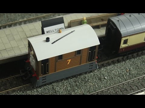 HD Thomas the Tank Engine - Bachmann and Hornby Toby Review with Henrietta.