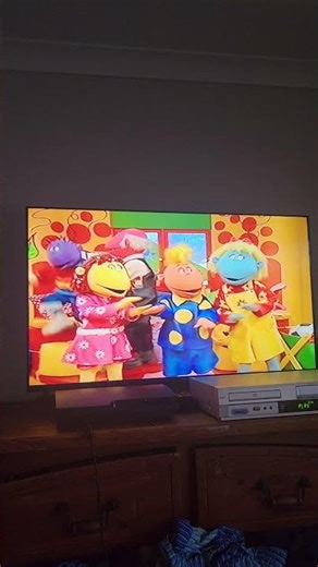 Tweenies Song Time 2 Everyone Begins To Dance The Woolly Jumper Rock