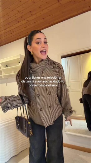 Video de lauratorrente_ (@lauratorrente_) relacionado con “Long Distance Relationship”