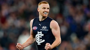 Blue's clever snap puts Carlton ahead