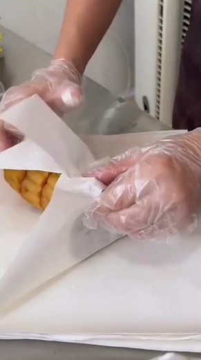 This is a tutorial on how to wrap cakes easily and simply, very suitable for traders.