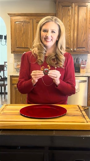 Doughnut Reindeer #recipe #christmasrecipes #kidsfood #snacks