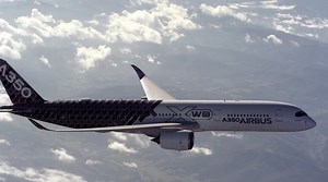 Exploring the Airbus A350: Features and Flight Clips
