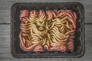 Är köttfärsen gammal när den är grå?