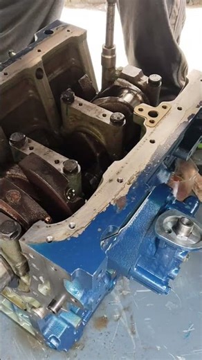 How to Tighten Main Bearing Caps | Engine Overhaul Guide #automobile #mechanic