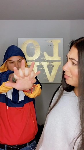 Hand Challenge Gone Wrong!#foryou #foryoupage #parati #fyp #trend #challenge #handschallenge #prank #magic #handchallenge #handswitchchallenge #fun