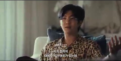 The lyrics changing from "they dont even help to turn me off " To "Wish I had a minute just to turn me offOh.........