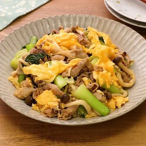 サクッと簡単！ 豚肉とチンゲン菜の卵炒めのレシピ動画・作り方 | デリッシュキッチン