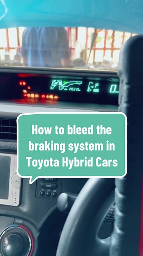 How to bleed the braking system in toyota hybrid cars #brakebleed #brakebleeding #toyotahybrid #toyotaaqua #hybridcar
