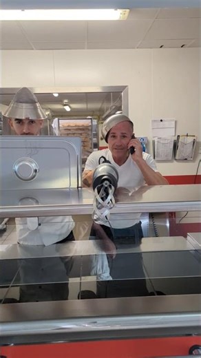 This is huge, I can't take it anymore 🤣🤣🤣😭😭 #catering #community #cooking #humor @Chef kitchen 🧑‍🍳