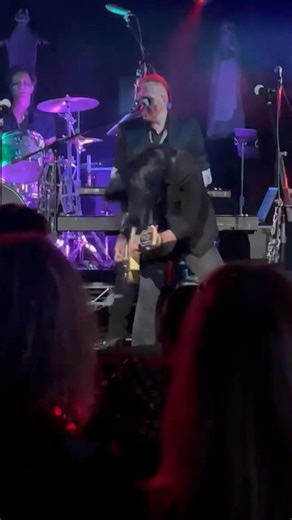 Got the chance to try to tackle this guitar solo last night- Mr. Crowley. Really fun night playing some killer tunes with some great musicians I really admire and love playing with. Thanks Ferlazzo for having me @soundcheckliveofficial @ozzyosbourne | Sam Bam Koltun