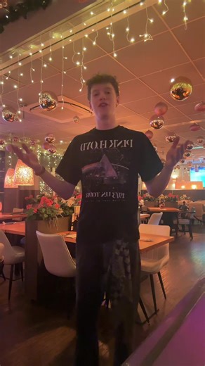 we missed you! 💋 kom gezellig langs in het kerstrestaurant van zeeland!! 🎄🎅🏼✨ #eetcaferoyalzoutelande #zoutelande #viral #zeeland #fyp