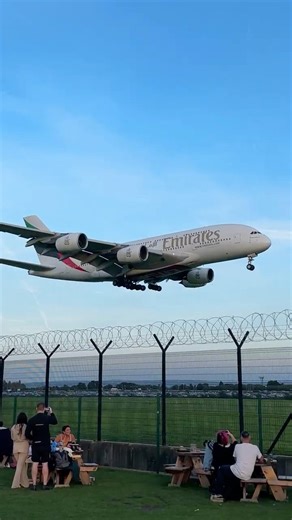 Emirates A380 | Manchester Airport Pub | #manchesterairport #aviation #planespotting #a380 #emirates