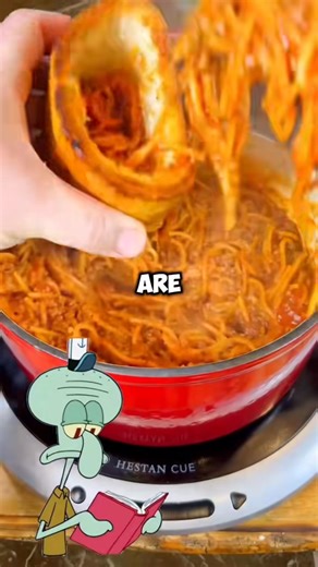 Spagetti stuffed garlic bread🥖🍞😋😋😍 #easyrecipe #cook #squidward #cooking #EasyRecipe #garlic #usa #delicious #food #squidward @top fans #easyrecipes #cook | Squidward.cooks