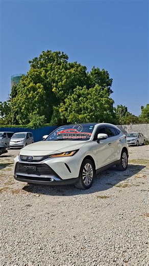 The 2020 Toyota Harrier (4th generation) is a luxurious, sleek SUV offering a blend of modern design, comfort, and advanced hybrid or petrol technology. It features a 2.0L petrol (171 hp) or 2.5L hybrid engine, available in 2WD or 4WD. Schedule Your Appointment For Viewing Now ‼️ ✅️ PRICE: 5,600,000 (NEG) ✅️ HIREPURCHASE DEPOSIT 3M REMAINING BALANCE LIPA POLEPOLE UPTO 24MONTHS CONVENIENTLY. LOCATION: MOMBASA 🇰🇪 MILEAGE: 38,633km ⚡️⚡️ VEHICLE SPECS : ♦️2020 Model ♦️2000cc Petrol Engine ♦️Direct