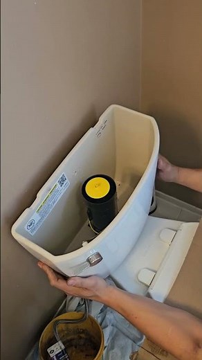 Kohler Toilet leaking between tank and bowl #Gasket #diy #plumbing #repair #toiletrepair #kohler