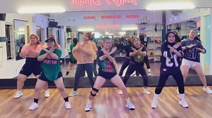 496K views · 4.9K reactions | BUKAN URUSANKU MACEPURBA ZUMBA DANCE WORKOUT TIKTOK VIRAL SENAM KREASI ZE TEAM  | Senam Kreasi indonesia | Facebook