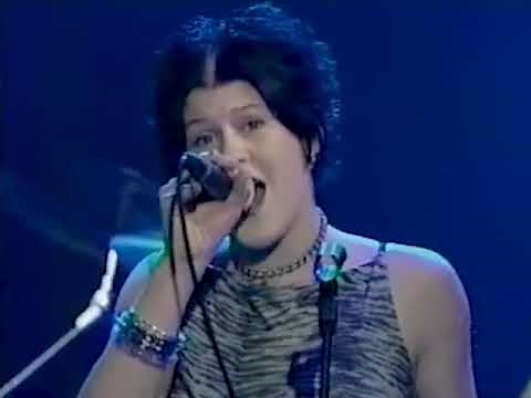 Kittie - Brackish (live Conan 2000)