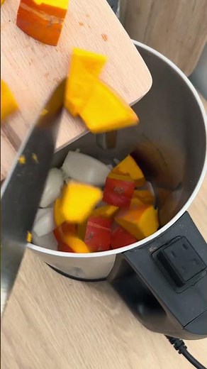 Trop simple les soupes avec cette petite merveille ! 😋 #recette #soupe #blender #soupmaker