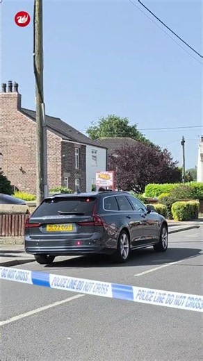 🚨Breaking: Huge cordon as 'lorry crashes into building'