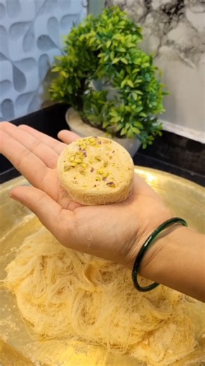 tamannafood on Instagram: "Tasty sonpapdi😋 . Save this recipe and try it later 😋 . . #followme #indianmithai #sonpapdi #yummysweet #likecommentshare♥️ #followformorerecipies❤️"