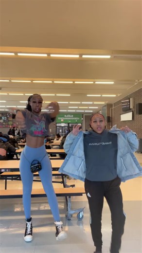 do her dc!! @#chicago #fyp#viral#dance | spongebob dance