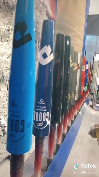 How Custom Bats Are Painted for Baseball and Softball