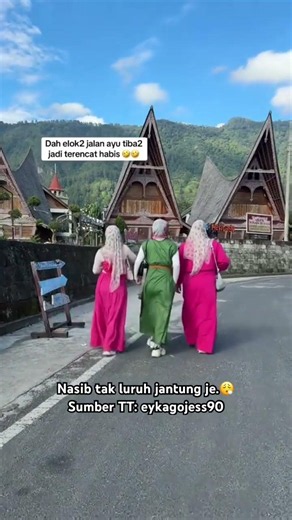 Terkejut beruk.😱😩 Baru je nak jalan catwalk.😬
