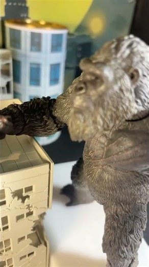 Arm wrestle #funny #stopmotion #godzilla