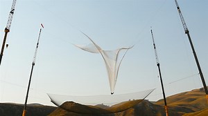 Skydiver Free Falls 25,000 Feet With No Parachute